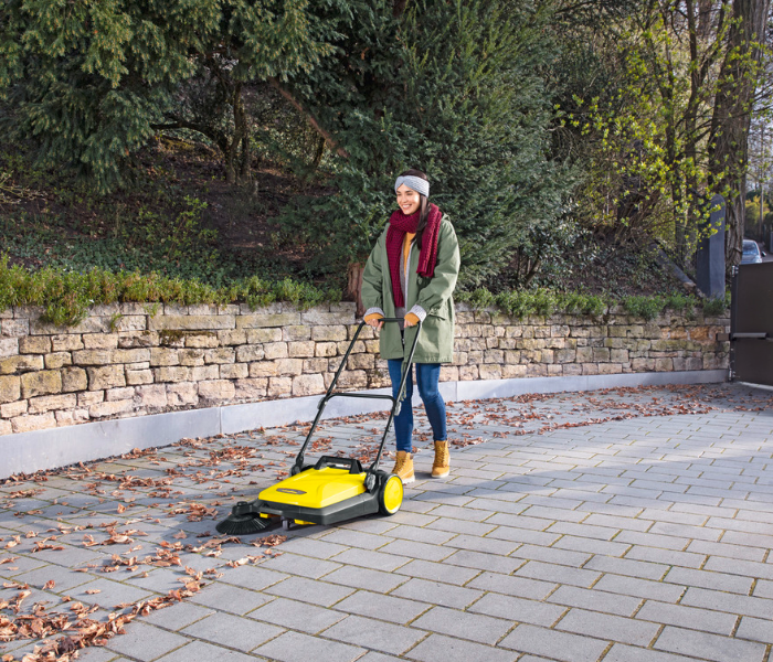 Karcher 17663200 S 4 Push Sweeper - Yellow and Black - Zoom Image 6