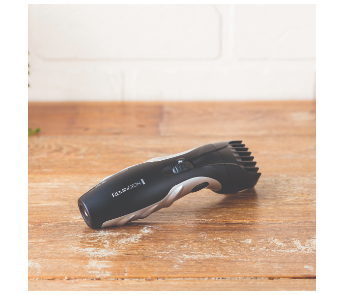 Remington MB320C Mustache and Beard Trimmer with Ceramic Coated Blades - Black - Zoom Image 3