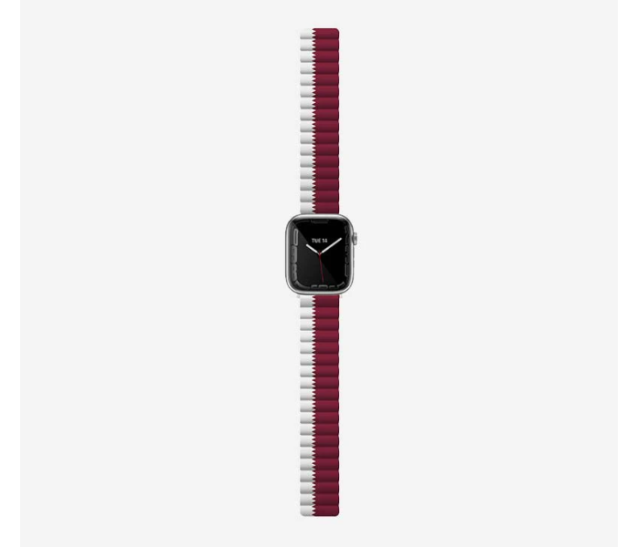 Uniq Revix Reversible Magnetic Qatar Flag Model 45mm Apple Watch Strap - Maroon - Zoom Image 2