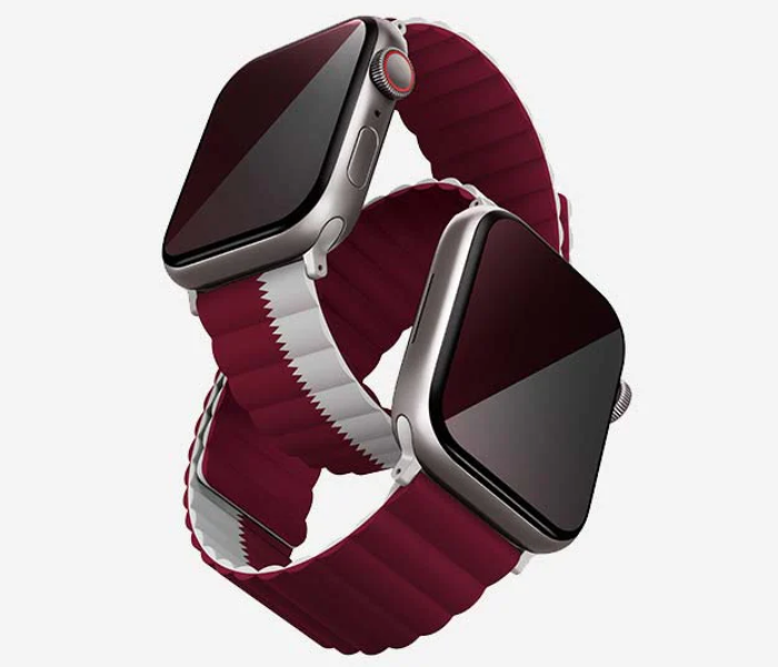 Uniq Revix Reversible Magnetic Qatar Flag Model 44mm Apple Watch Strap - Maroon - Zoom Image 1