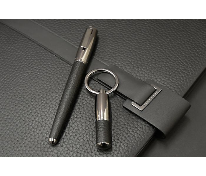 Hugo Boss 631  A4 Genuine Leather Folder Key Ring And Metal Pen - Zoom Image 2