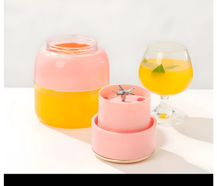 Portable Blender, 800ml Capacity Electric Portable Juice Cup, USB Rechargeable Juicer Blender, for Shakes Smoothies Fruits, for Home Sport Office Camping in UAE