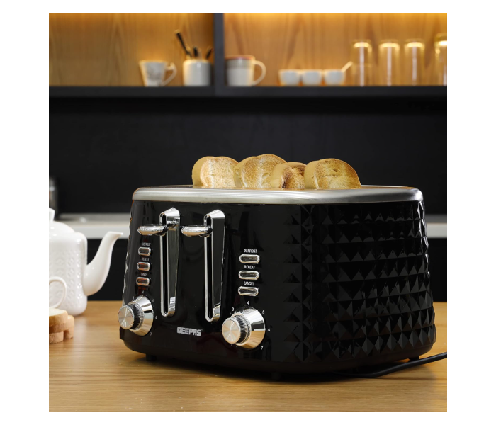 Geepas GBT36537 4 Slice Bread Toaster - Black in UAE