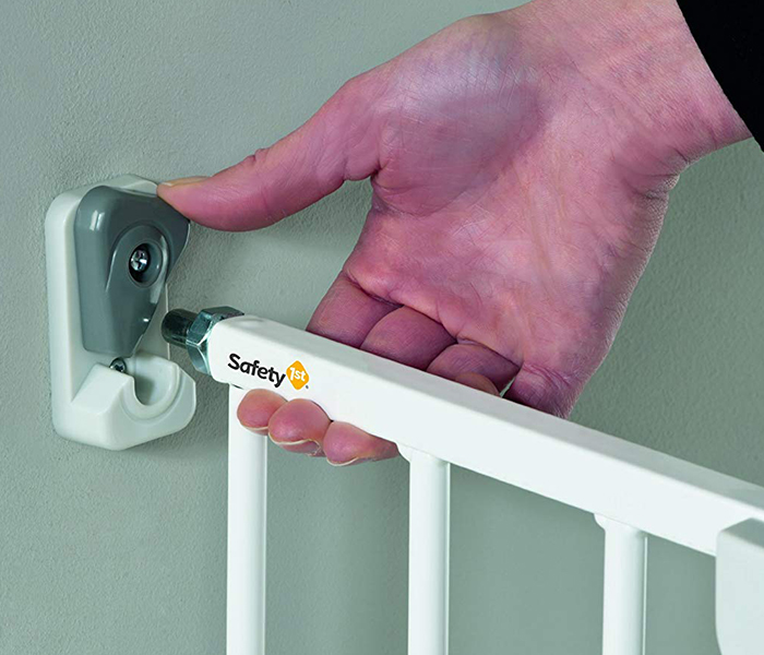 Safety 1st 24384310 Wall-Fix Extending Metal Door Gate - White - Zoom Image 2