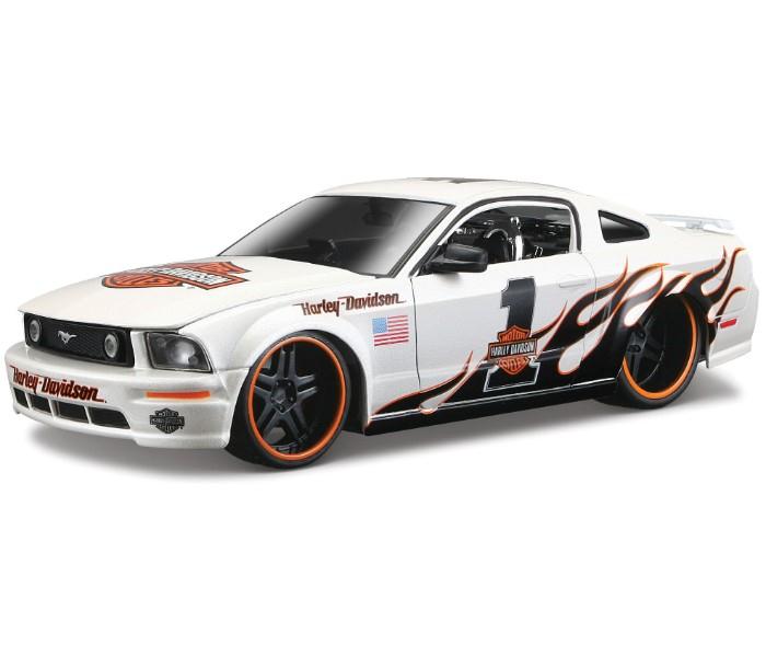 Maisto Tech 32169 Harley Davidson 2006 Ford Mustang GT White and Black - Zoom Image