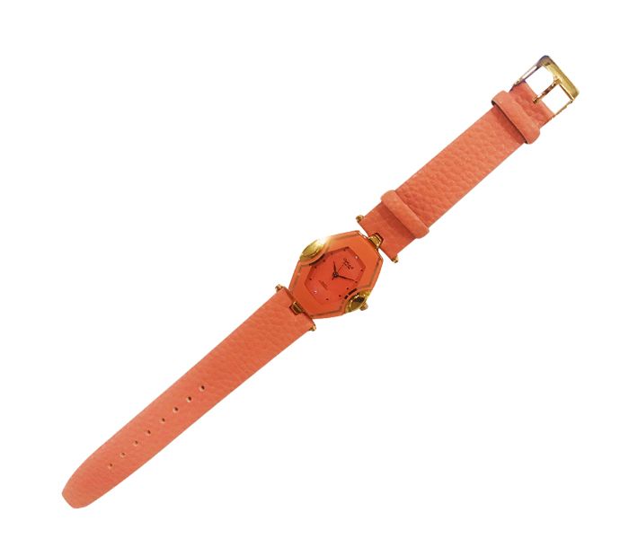 Qmax 00256R16 Fashionable ladies Water Resistant Analog Watch Peach - Zoom Image 1