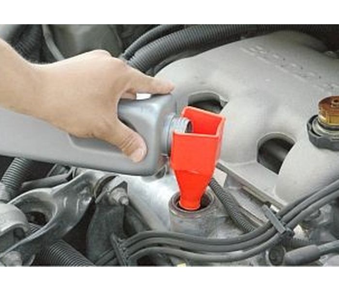 Car Mart Vehicle Super Fill Funnel for All Liquids with No-Spill Joint, Red - Zoom Image 1