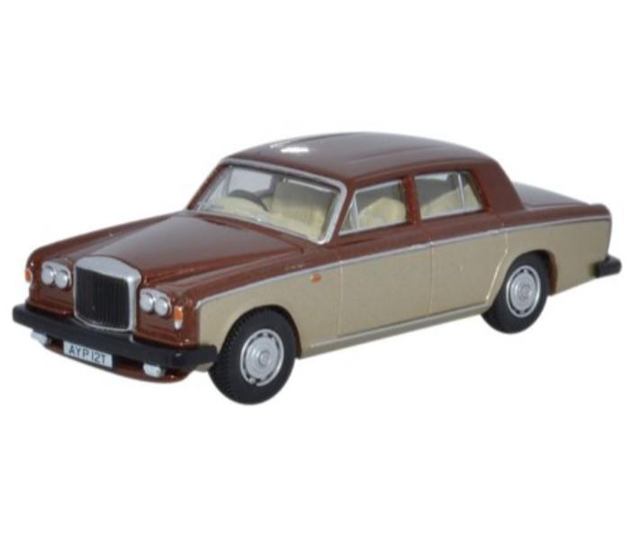 Oxford 76BT2002 Bentley T2 Saloon Nutmeg Brown, Silver Sand - Zoom Image