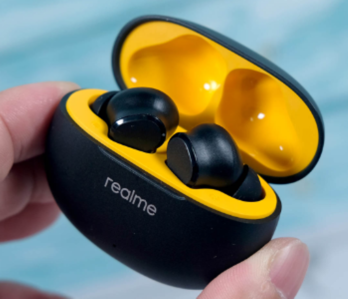 Realme  Fast Charging Bluetooth in Ear Headset  ANC - Zoom Image