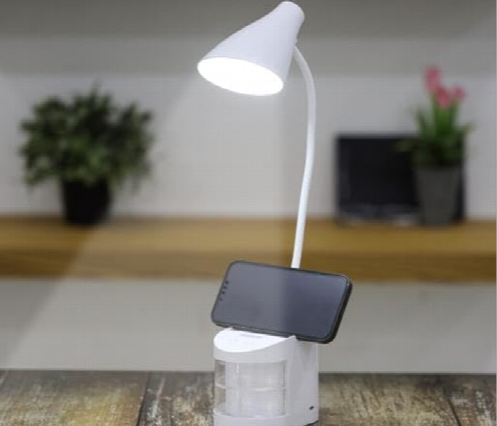 Geepas Gdl53039 Portable And Rechargeable Eye Protective Night Desk Lamp With 12 Hours Working Time - Zoom Image 3
