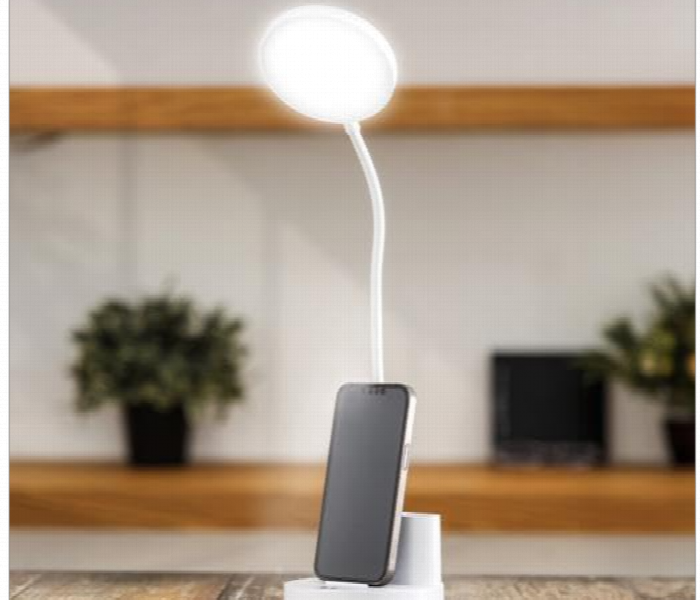 Geepas Gdl53040 Portable And Rechargeable Eye Protective Night Desk Lamp - Zoom Image 3