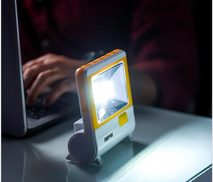 Geepas Ge53036 Portable Led Emergency Lantern With Solar Panel Light Weight Design With Stand And 4 Hours Working - Zoom Image 4