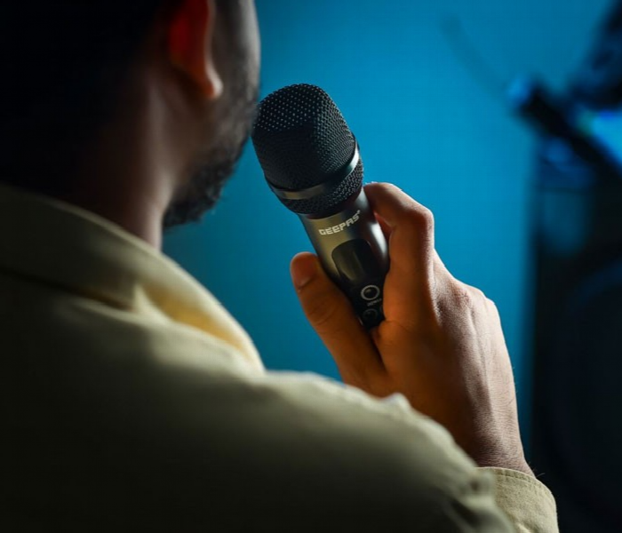Geepas Gmp15014 Sound And Low Noise Effective Range Microphone With 30 Unique Frequencies - Zoom Image 3