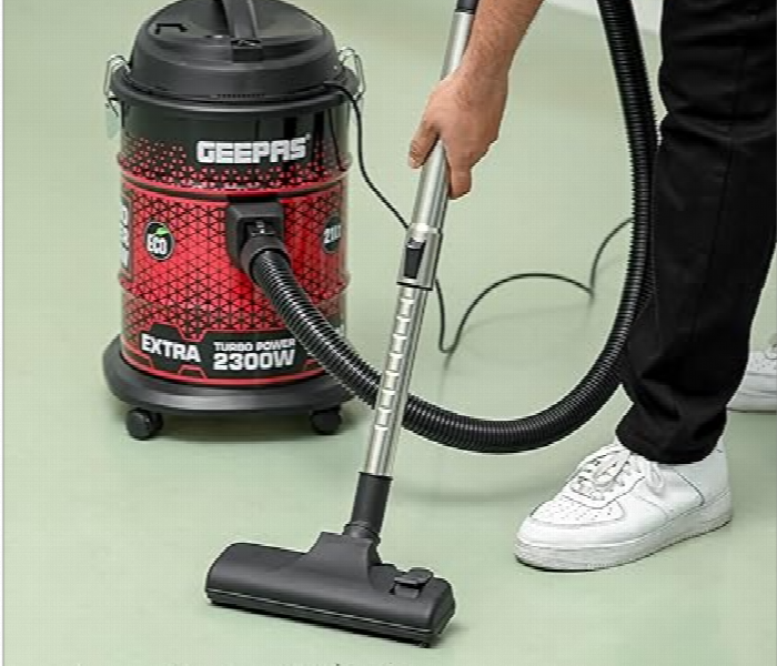 Geepas Gvc19018 2300W Vacuum Cleaner With 21L Dust Bag Capacity And Anti Rust Metallic Body - Zoom Image 2