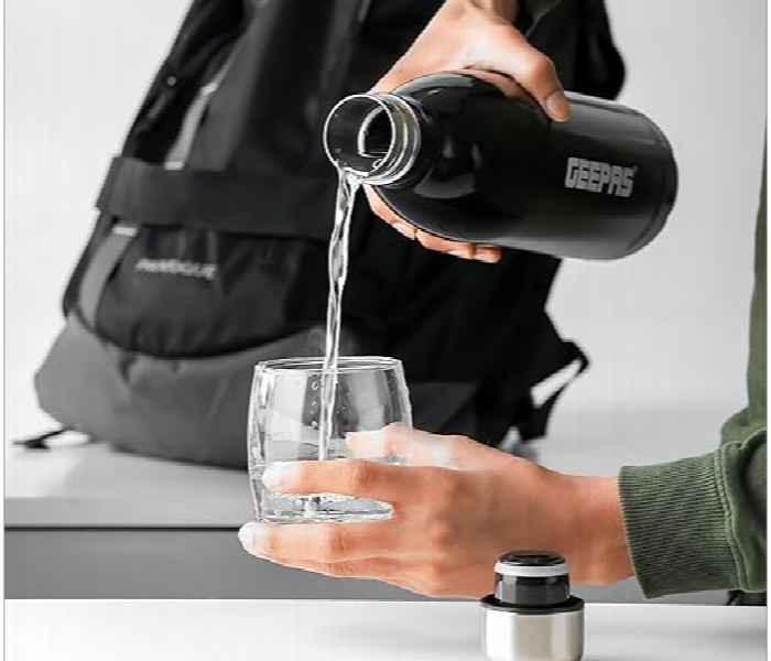 Geepas Gvf27021 1L Stainless Steel Vacuum Flask With Double Wall Insulation And Easy To Carry - Zoom Image 4