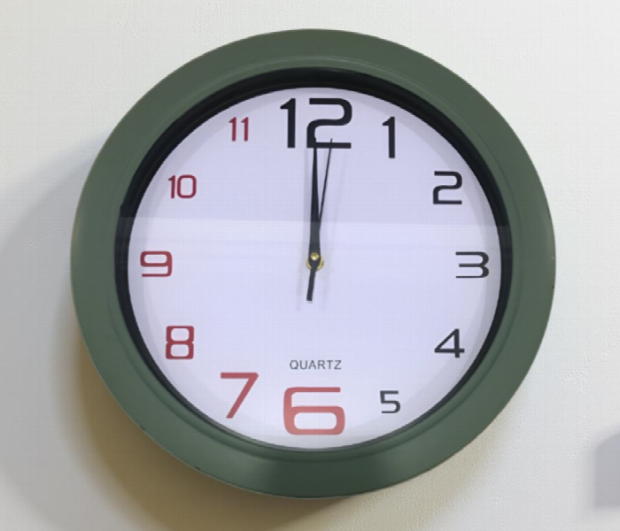 Quartz Wall Clock Green Home Decor Clock - Zoom Image 1