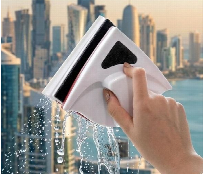 The Double Faced Glass Cleaner - Zoom Image