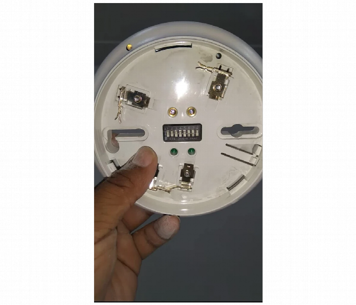 Simplex 4098 9714 Addressable Smoke Detector - Zoom Image 3