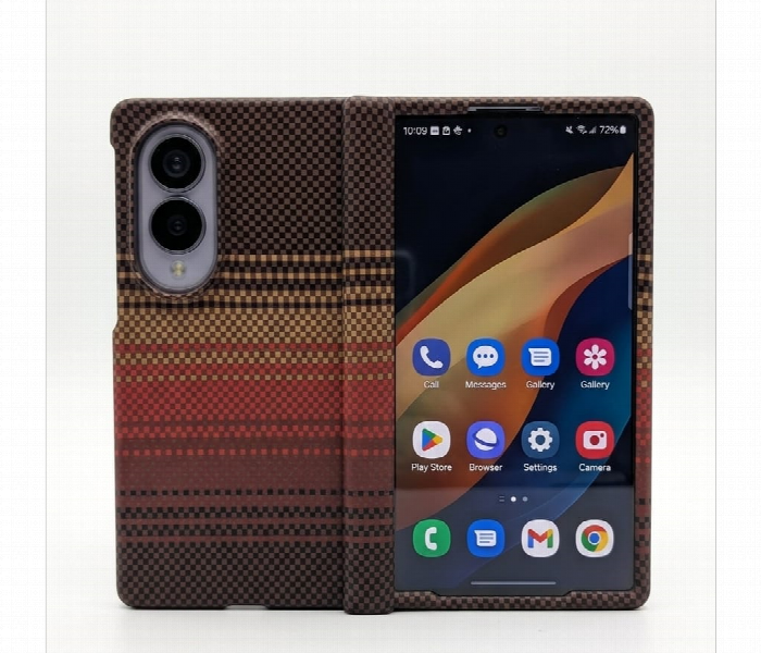 Samsung Z Fold 8 Pl5 Checkered Gradient Stripe Case - Zoom Image